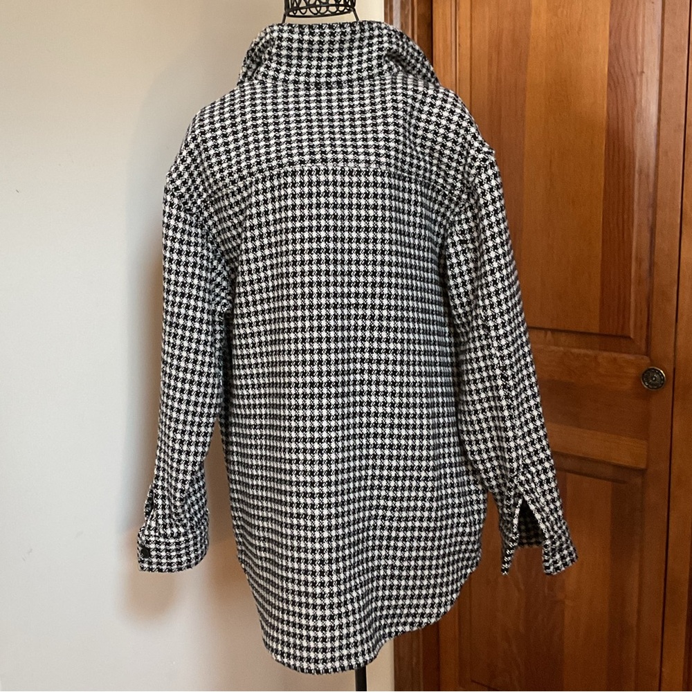 Black and White Houndstooth Button-Up Shirt/Jacket Medium/Large - Picture 3 of 4